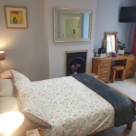 Bed and Breakfast Lyndene à Penistone Extérieur photo