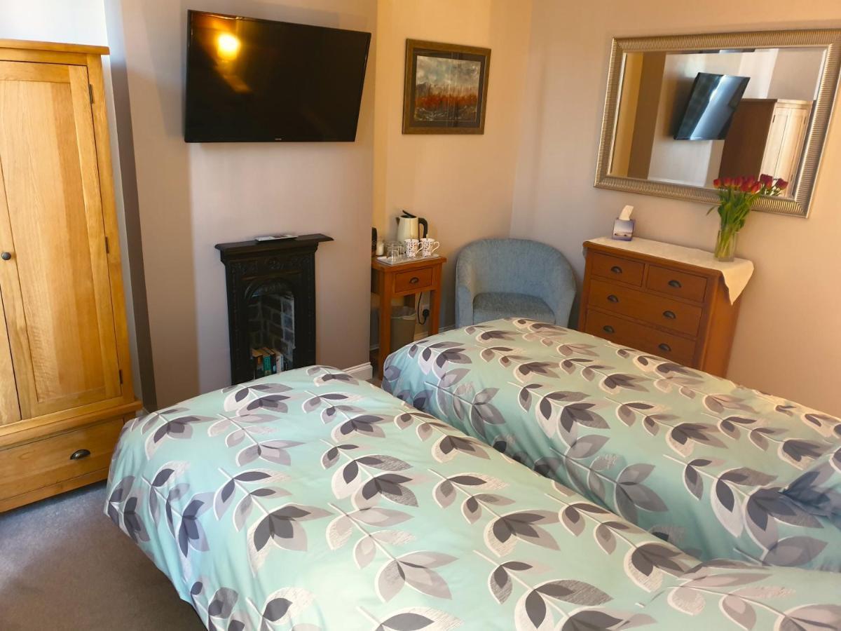 Bed and Breakfast Lyndene à Penistone Extérieur photo